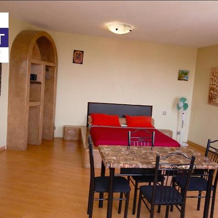 Midi Minuit Hotel Antananarivo Ngoại thất bức ảnh